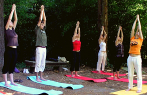 Aulas de Yoga no Mosteiro de São Martinho de Tibães, uma atividade para o bem-estar do corpo e da mente.