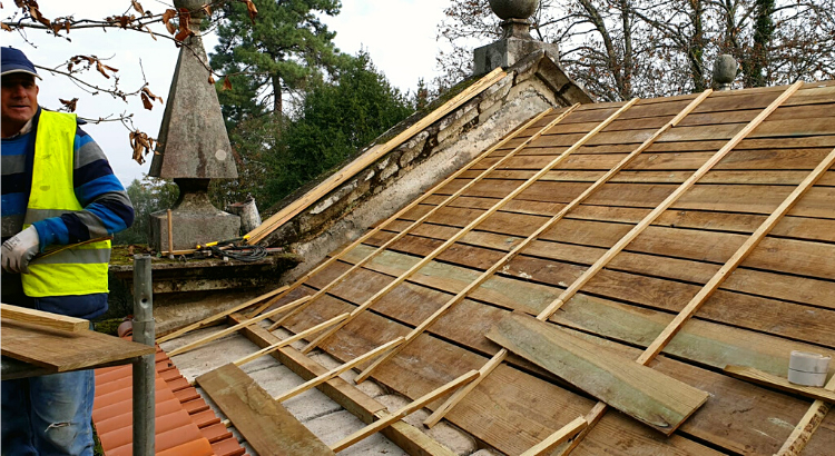 Obras na cobertura da capela de São Bento